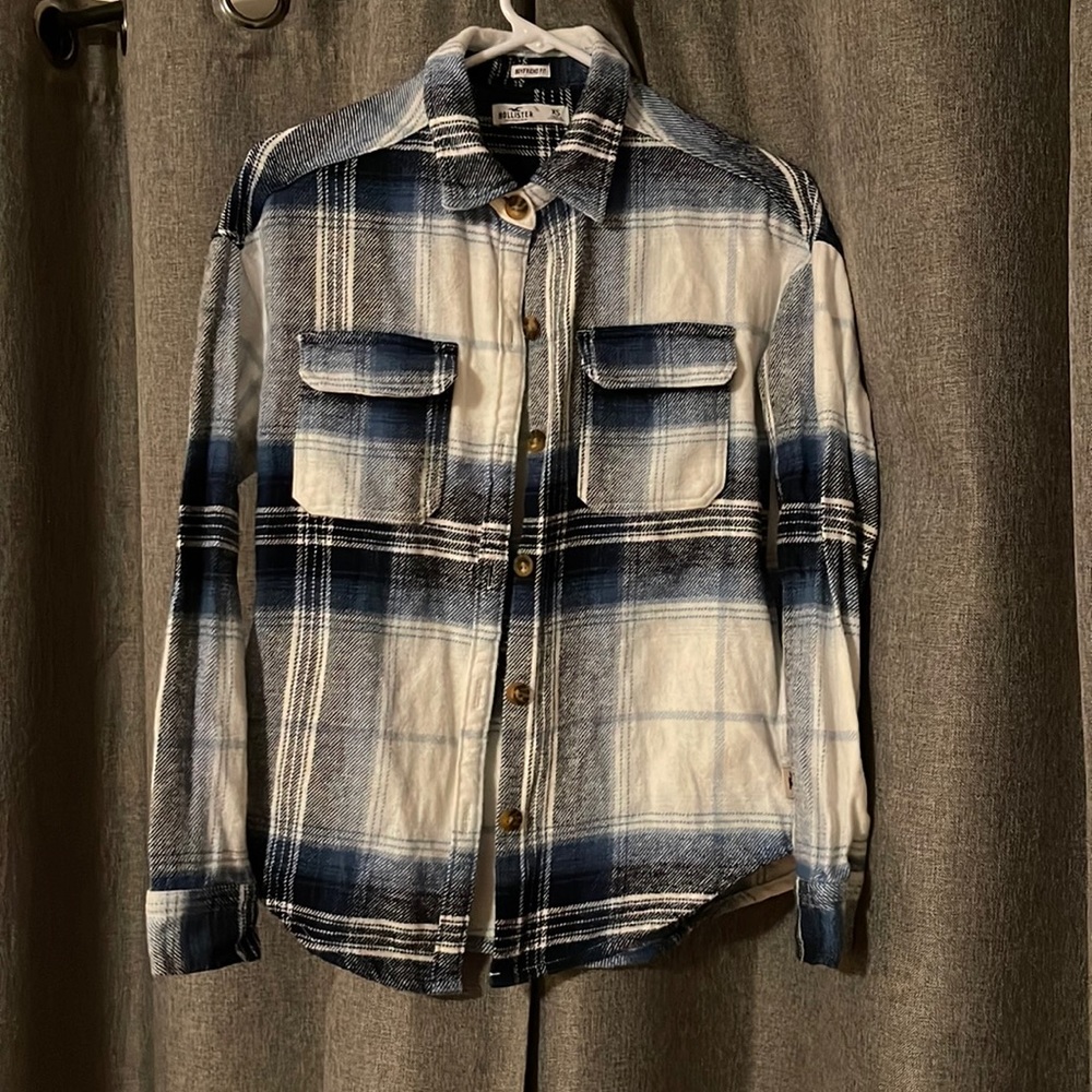 plaid  xs hollister Bought new  never wore but tags are removed. No flaws
